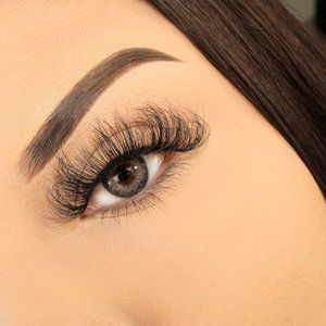 LEO - eyelashes